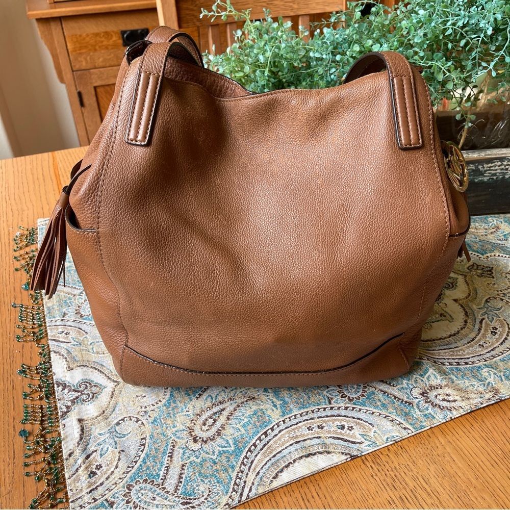 Michael Kors Ashbury Large Leather Tote Bucket Bag Camel Gold Tone Tassel - Picture 15 of 15